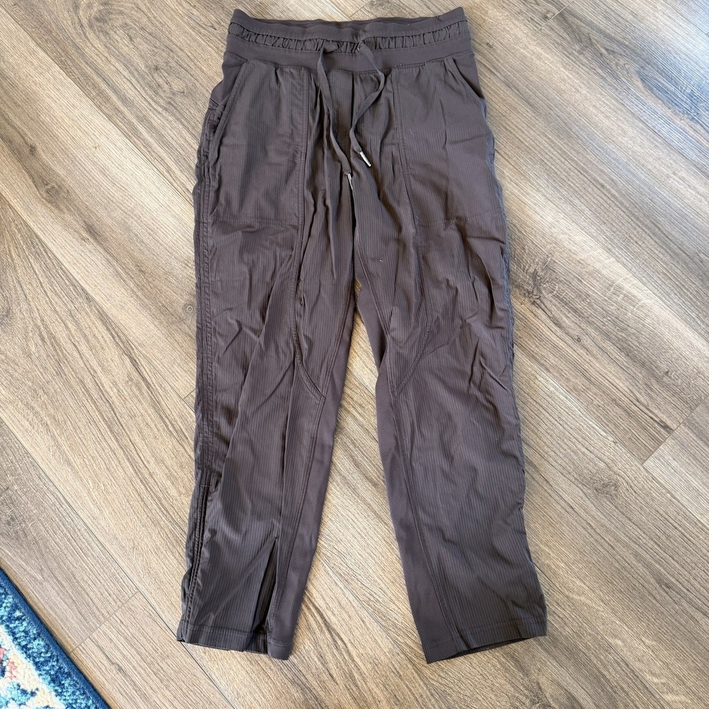 Lululemon Women's Dance Studio Mid-Rise Crop Pants 24" Sz 4 Brown/Java-LW6CDQS